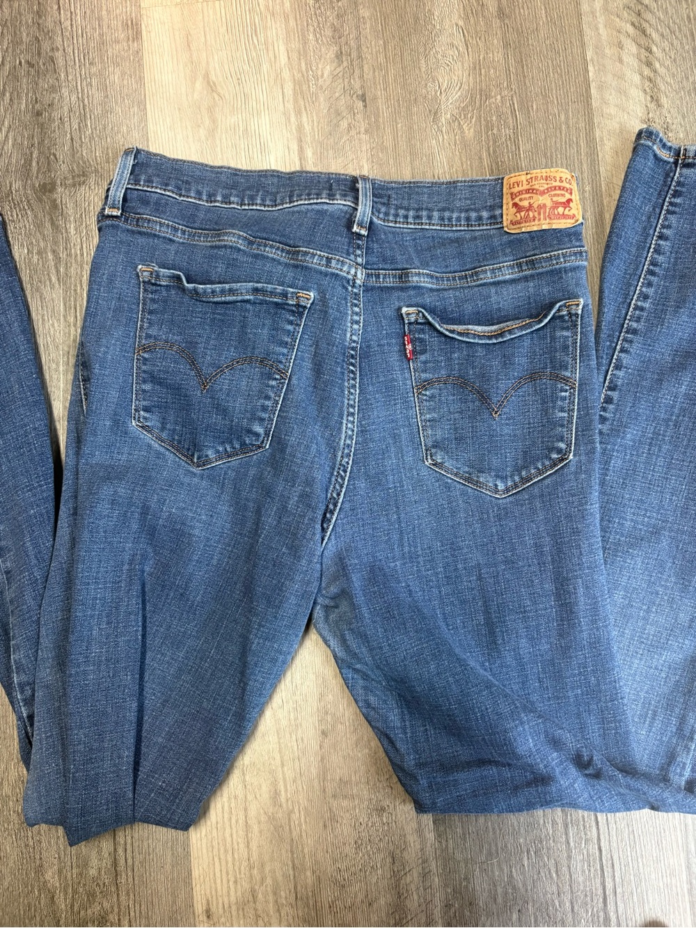 Levi's Women's Blue Straight Leg Jeans with Classic Back Pockets